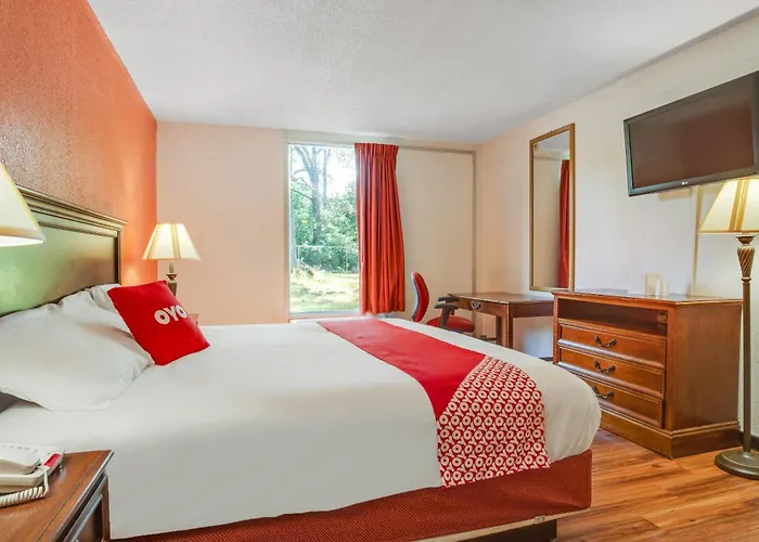 Oyo Hotel Mona Lake Muskegon
